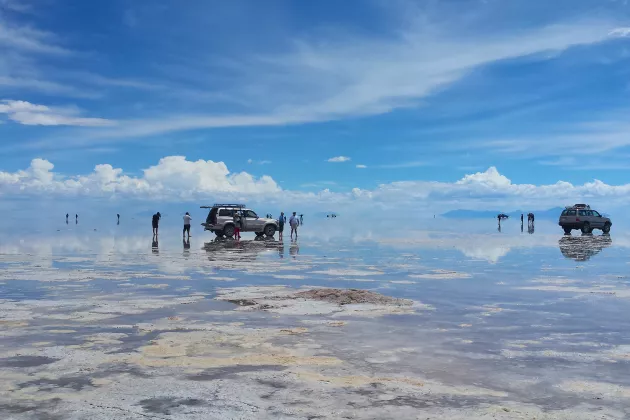 Salzsümpfe von Uyuni während der Regenzeit in Bolivien