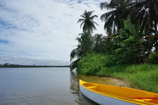Panoramablick auf die Lagune von Abidjan in der Elfenbeinküste