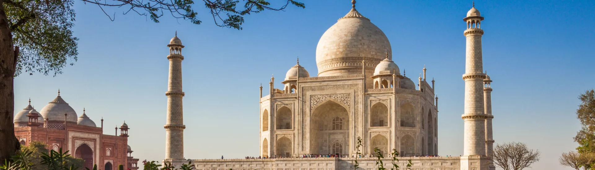 Das Taj Mahal, das Mausoleum, die Moschee.