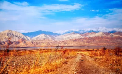 Mountains and sky in the daytime