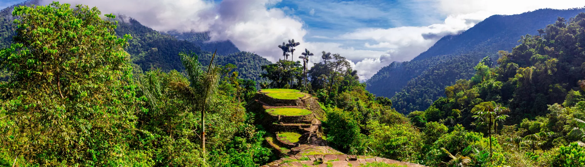 Blick von oben auf die Ciudad Perdida (Verlorene Stadt) in der Sierra Nevada in Kolumbien