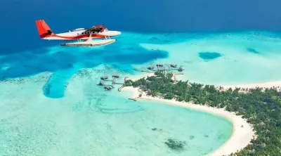 Flug über den Malediven-Archipel