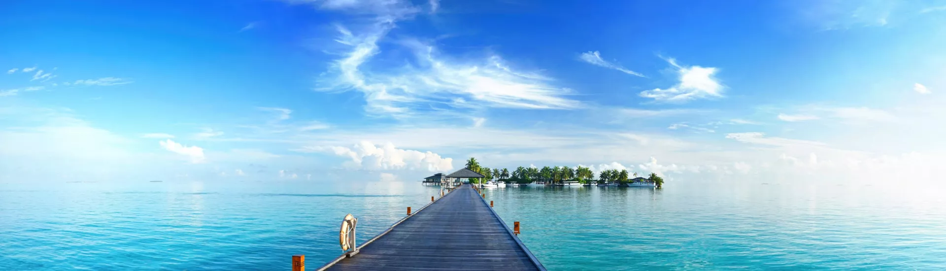 Träume auf den Malediven: Ein Inselpier in einem tropischen Paradies