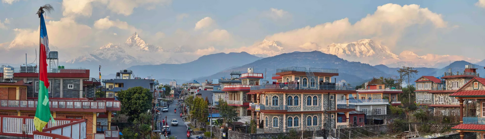 Sonnenuntergangs-Panorama von Pokhara, Nepal