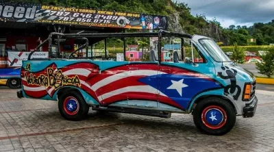 Ein Auto in Cabo Rojo, Puerto Rico.