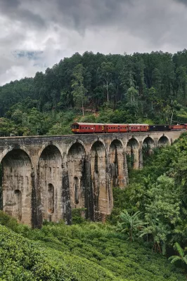 Sri Lanka, Neun-Bogen-Brücke