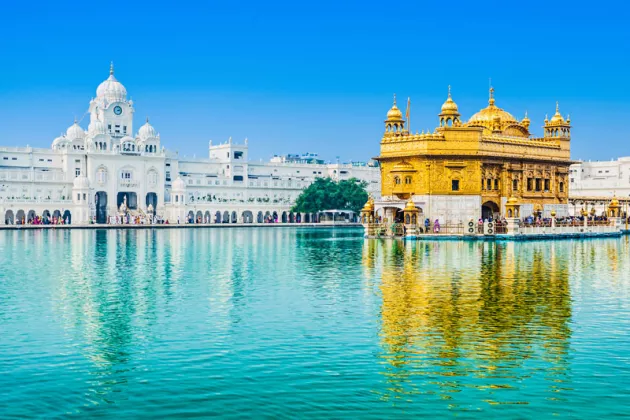 Der Goldener Tempel in Amritsar im Bundestaat Punjab.