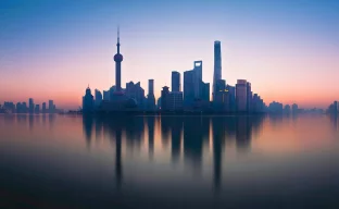 Shanhai.Der Blick auf Lujiazui vom Bund aus