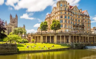  Fluss Avon in Bath Minster, UK