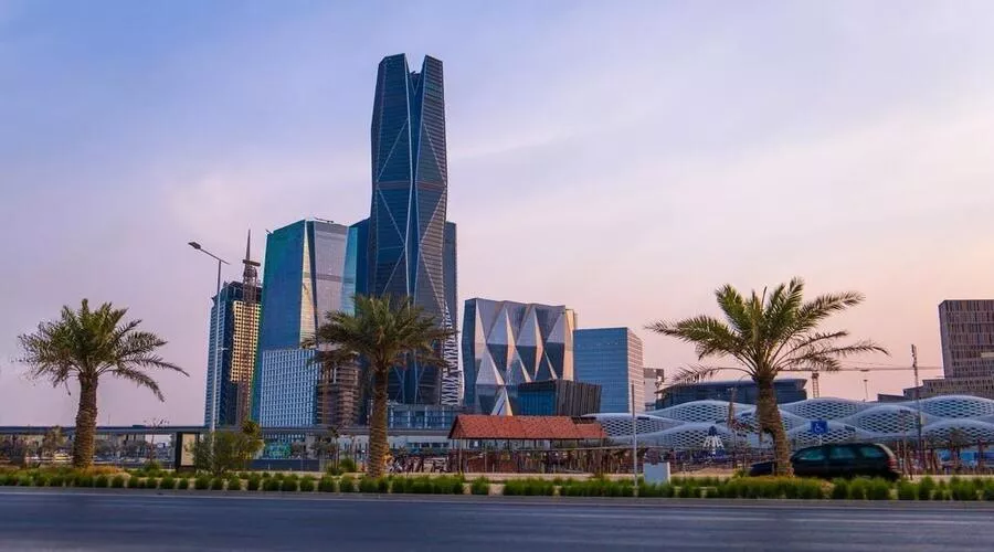 Erschwinglicher Tourismus in Saudi-Arabien: Reduzierung der Visagebühren